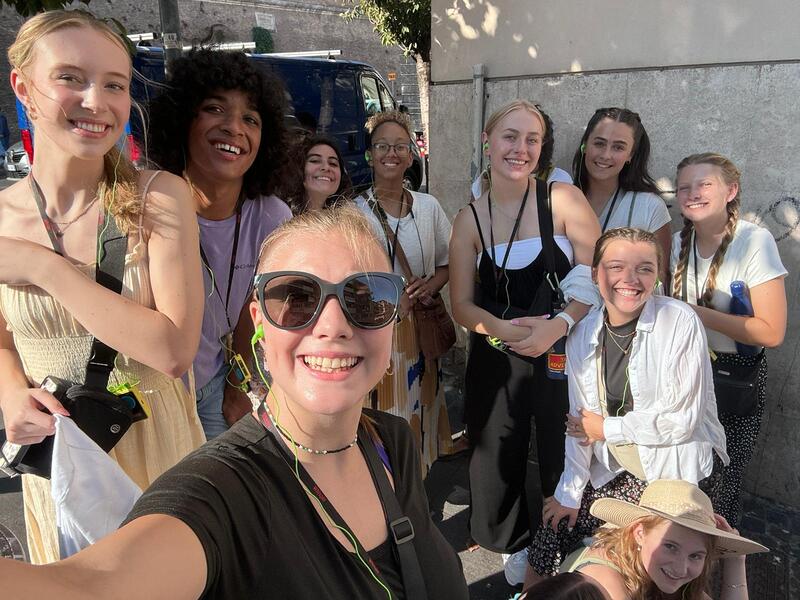 2023 Exchange Students Travel to Alba